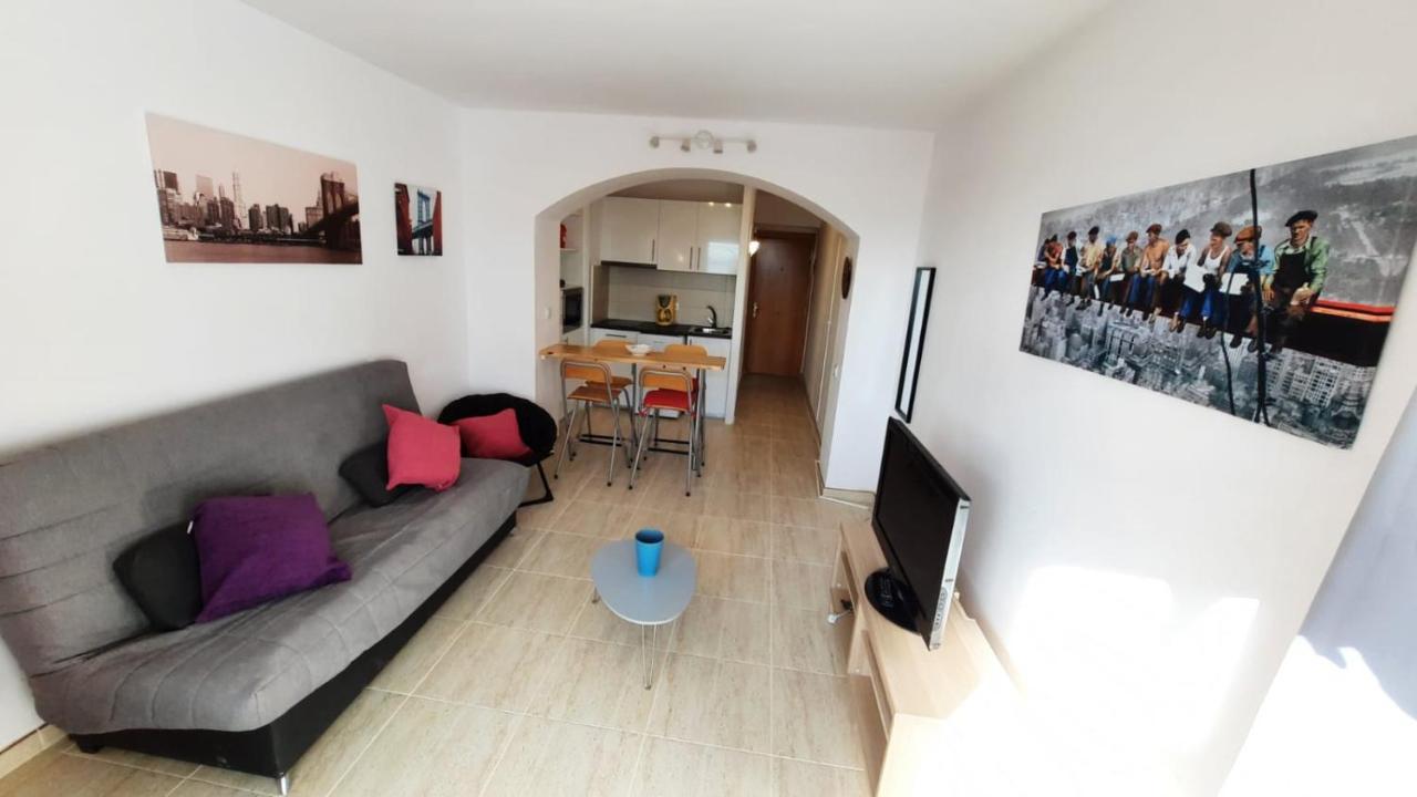Estudio Tramuntana 325 *